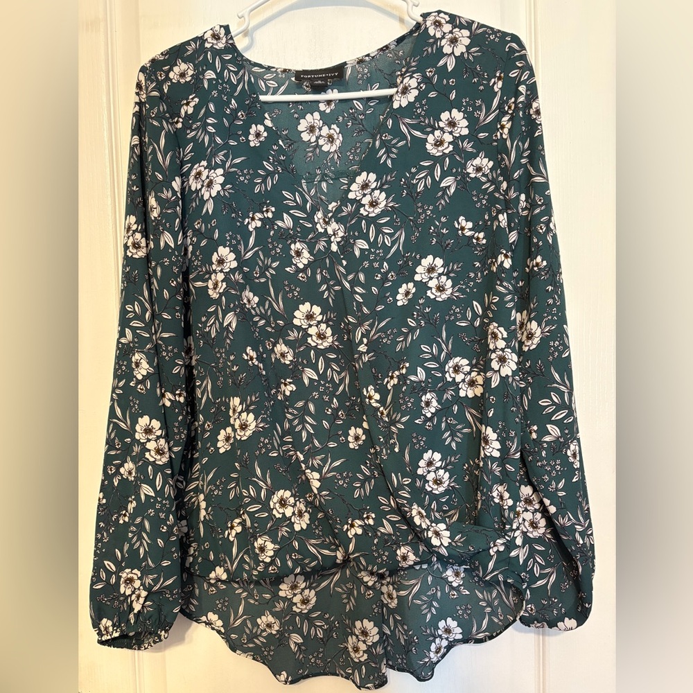Fortune + Ivy blouse, size medium, dark green blouse, lightweight. No flaws
